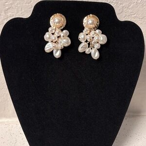 Elegant Pearl Cluster Earrings